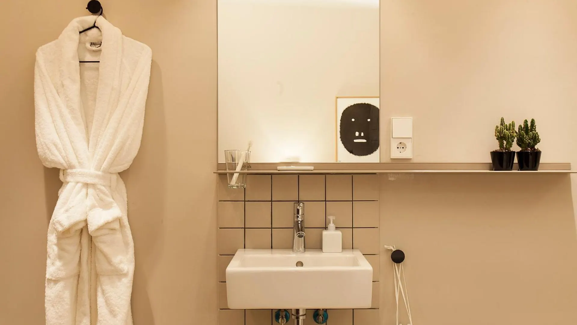 Destinationbcn - Universitat Rooms Barcelona Spanyolország
